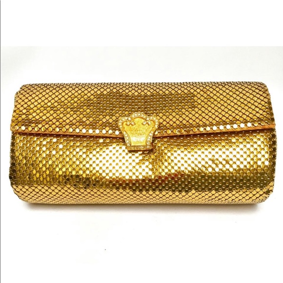 Vintage Handbags - Gold mesh clutch with Crystal snap closure